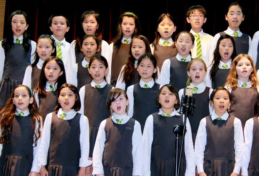 New graduates reap the rewards of a Pao School education图片_2047 New graduates reap the rewards of a Pao School education图片_2047