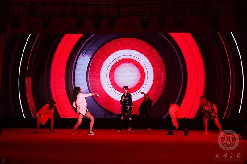心怀感恩，筑梦远航 |2020届光华剑桥毕业典礼图片_549755813887