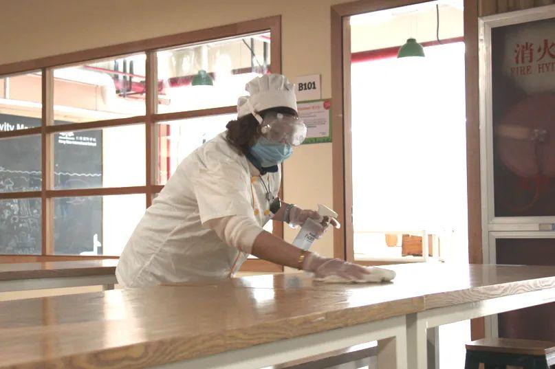 Take Action! Preparing for School Re-Opening| 全面行动!HQIS积极准备迎接返校图片_8191 Take Action! Preparing for School Re-Opening| 全面行动!HQIS积极准备迎接返校图片_8191