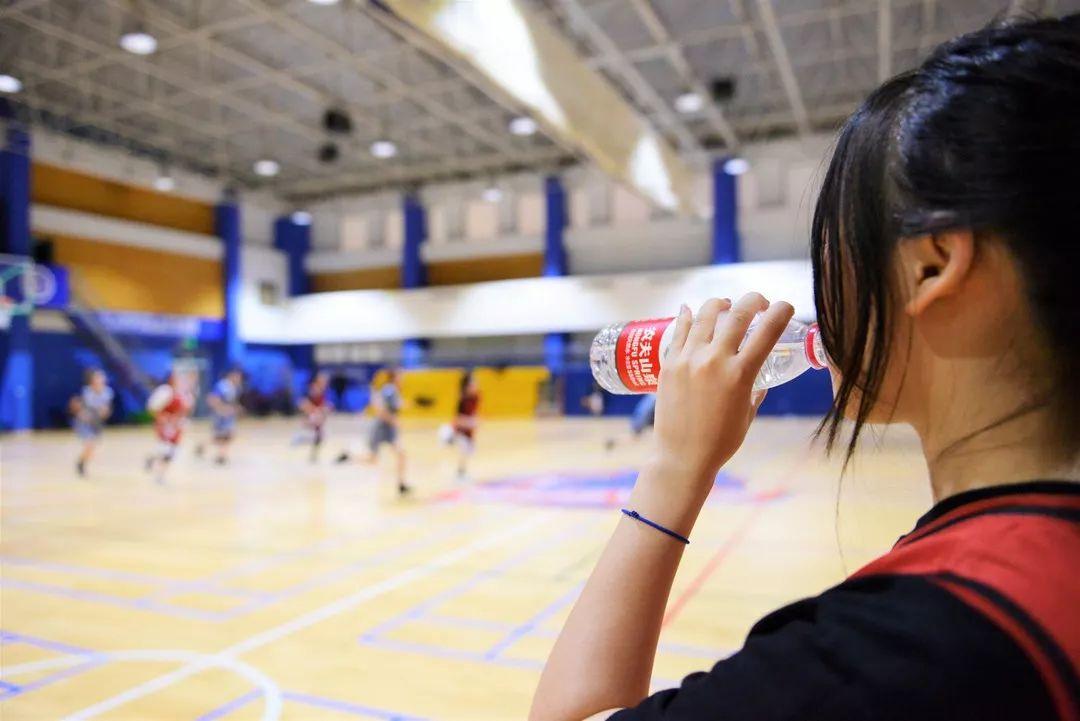 巾帼不让须眉 | 上实 vs 协和女篮友谊赛图片_4294967295 巾帼不让须眉 | 上实 vs 协和女篮友谊赛图片_4294967295