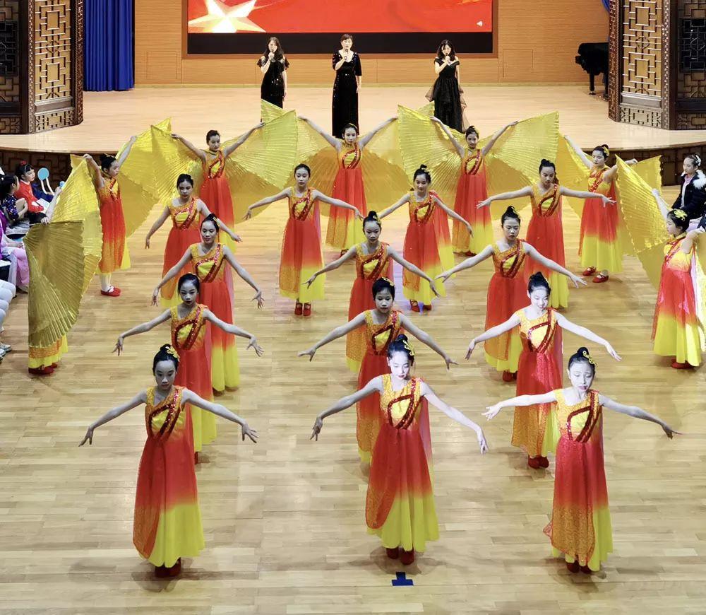 新年快乐！拥抱未来！图片_2147483647