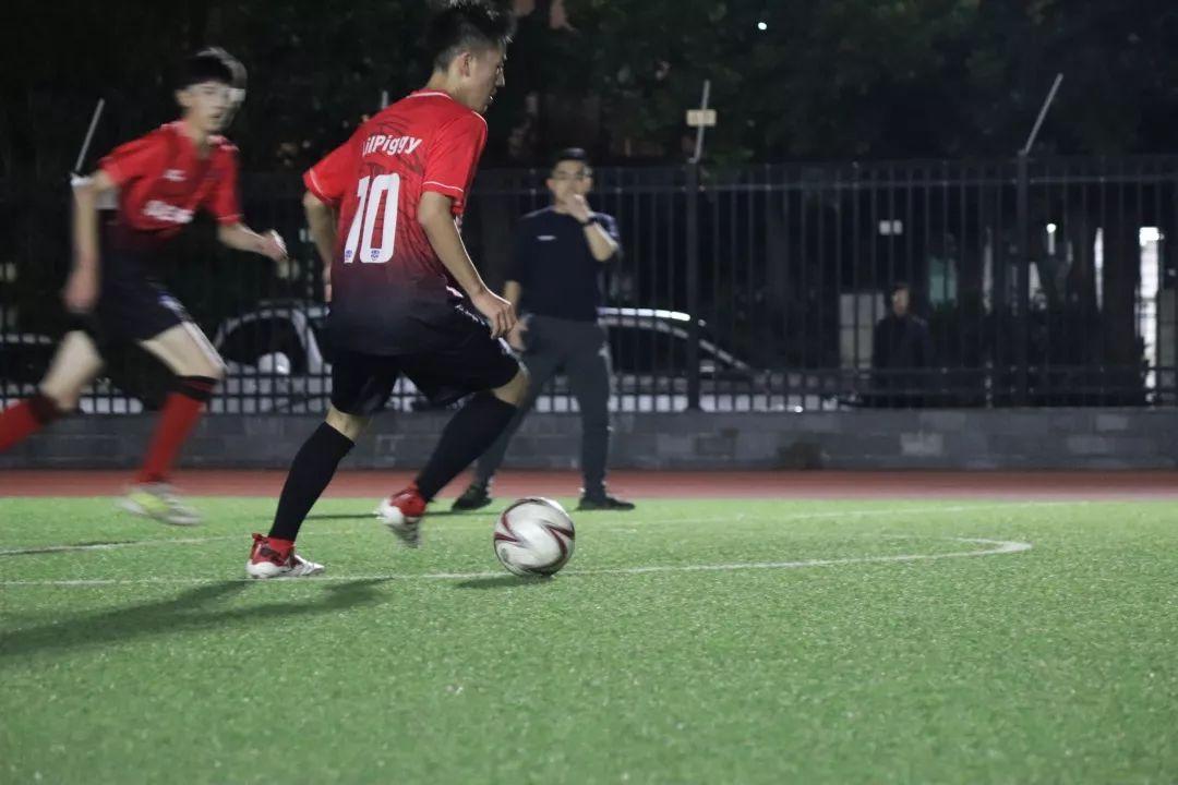 足球联赛 | 上实剑桥 vs 平和图片_536870911