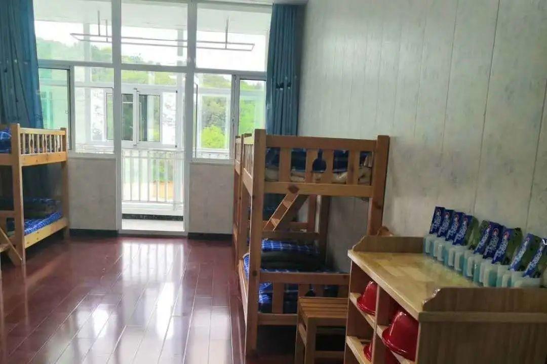 @光华学子，快来找你的专属思念瓶，把对学校思念装进去！记得截图发圈哦~图片_618970019642690137449562111