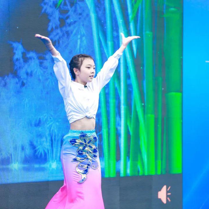 预见未来的自己——世外小学双语部五年级毕业典礼图片_1048575