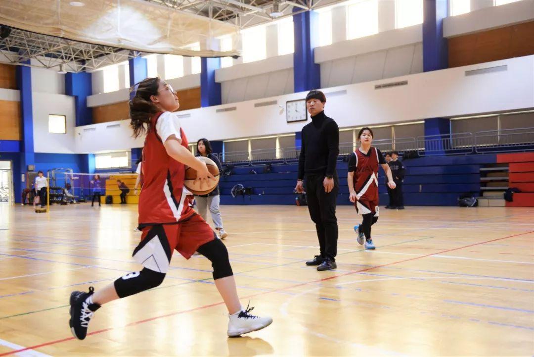 巾帼不让须眉 | 上实 vs 协和女篮友谊赛图片_16383 巾帼不让须眉 | 上实 vs 协和女篮友谊赛图片_16383