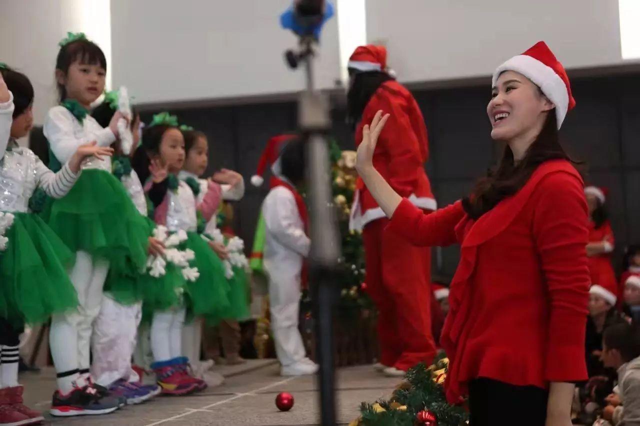听说天使和圣诞老人都来万科幼儿学园了！图片_32767