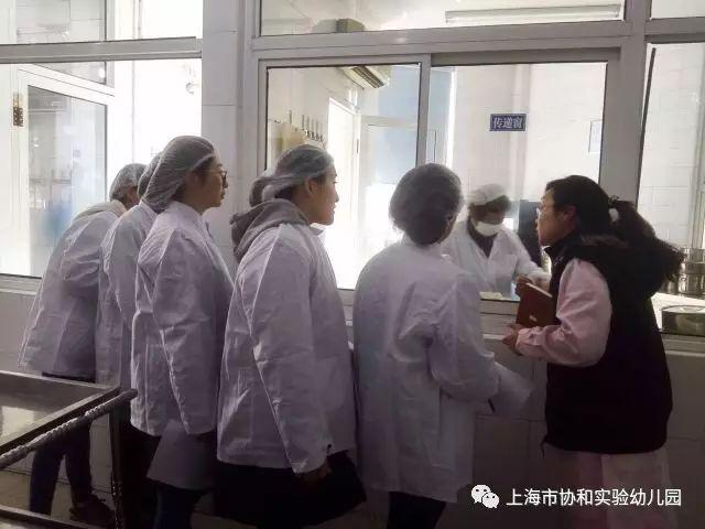 家委会督学督查——走进幼儿园营养操作室图片_16383 家委会督学督查——走进幼儿园营养操作室图片_16383