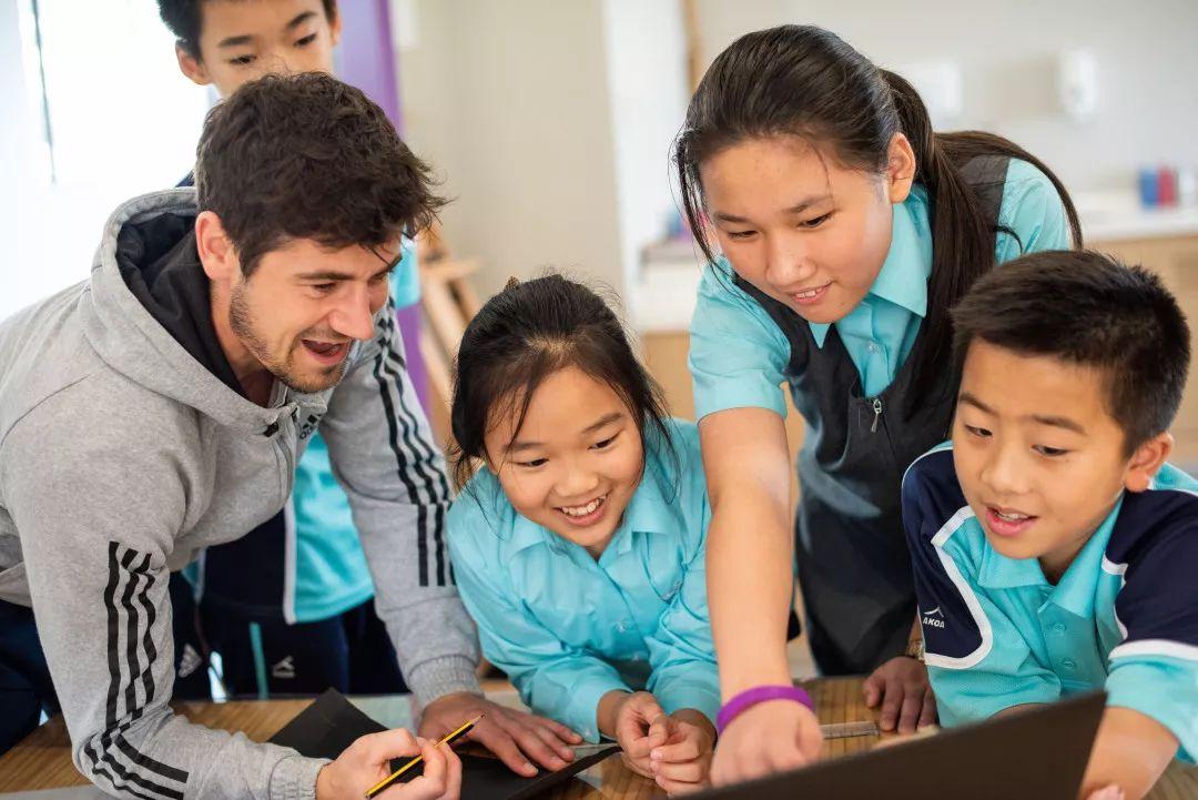 杰出的教师,杰出的学校 Outstanding Teachers for Outstanding Schools图片_3 杰出的教师,杰出的学校 Outstanding Teachers for Outstanding Schools图片_3