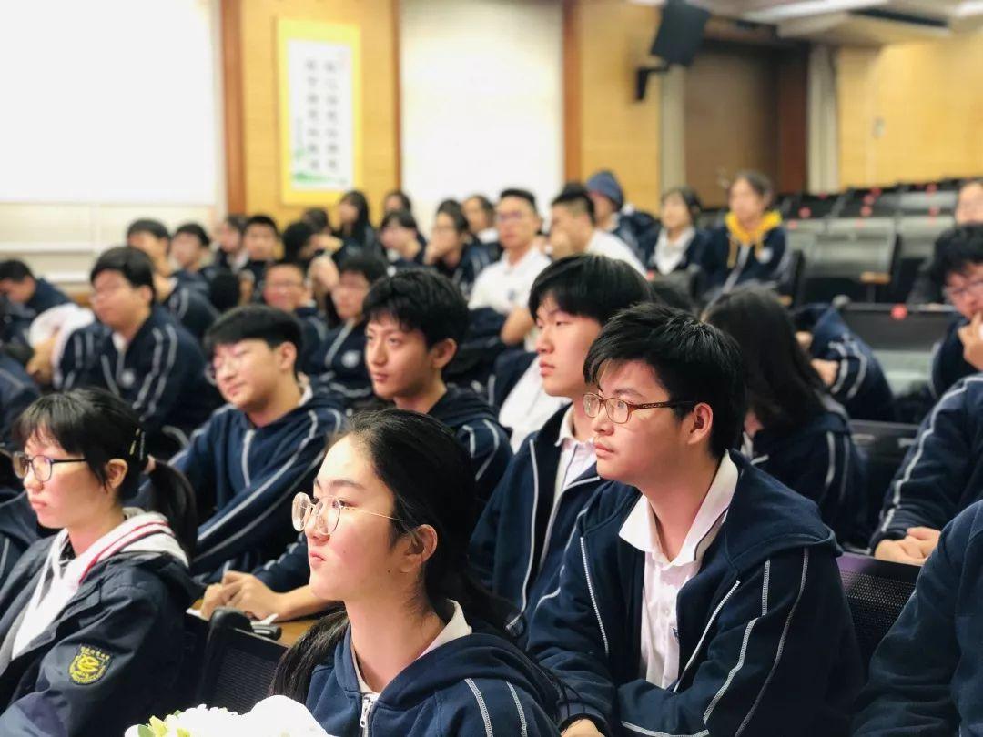 梦回红楼遇知音,宝黛初识犹如故 | 记西南位育中学国际部学生参加文学经典《红楼梦》解析讲座图片_15 梦回红楼遇知音,宝黛初识犹如故 | 记西南位育中学国际部学生参加文学经典《红楼梦》解析讲座图片_15