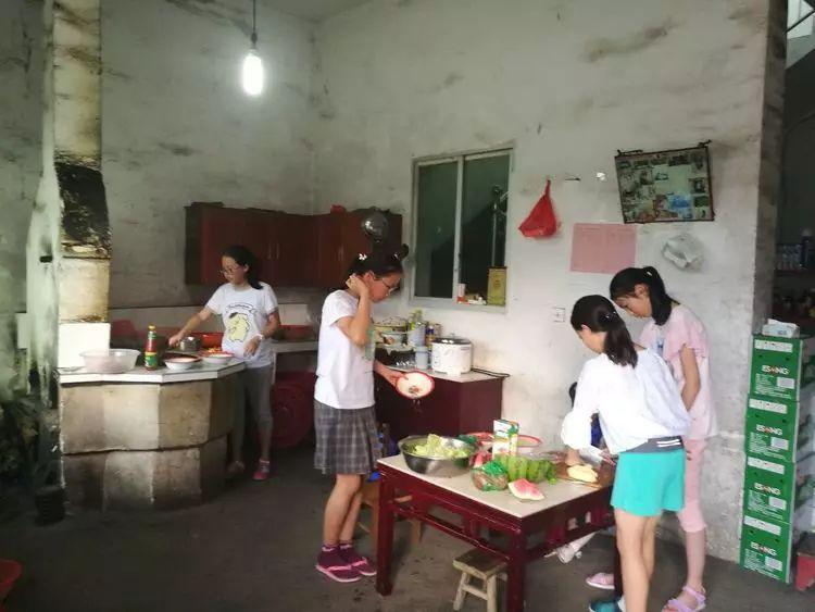 别样实践别样情 ——记初中部六年级大别山社会实践图片_65535
