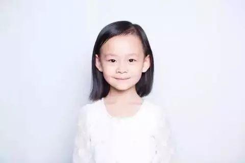 复旦万科C班6岁小女孩办公益画展,筹款数万元助力慈善图片_3 复旦万科C班6岁小女孩办公益画展,筹款数万元助力慈善图片_3