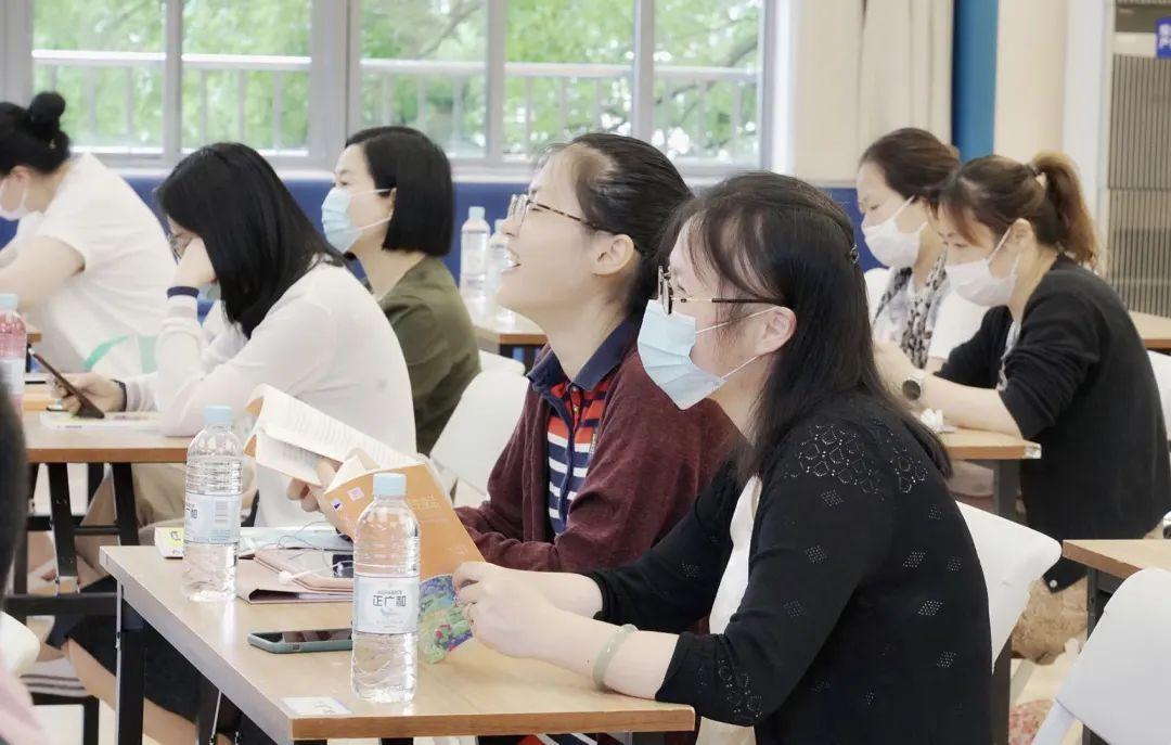 快乐读书吧——语文大组培训之“做有想象力的阅读课程”图片_16383 快乐读书吧——语文大组培训之“做有想象力的阅读课程”图片_16383