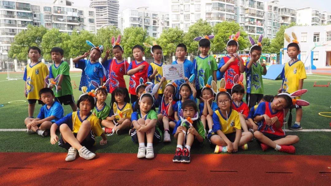LS融合小学部一年级“乖乖小兔迎中秋”活动图片_262143