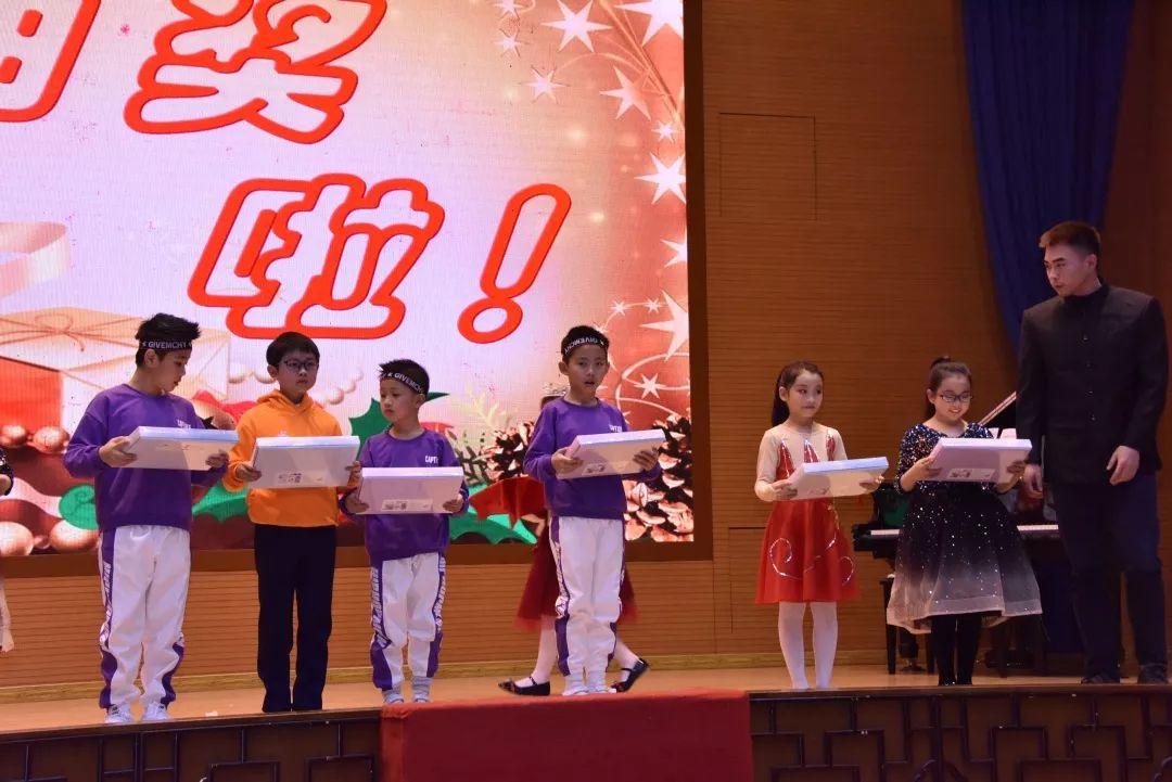 我十岁了!三年级感恩系列迎新晚会图片_1048575 我十岁了!三年级感恩系列迎新晚会图片_1048575