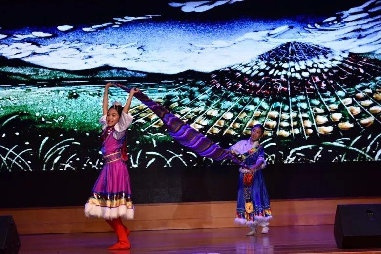 秀才艺,展童真,庆六一 Talent Show Brightens Our Childhood图片_4194303 秀才艺,展童真,庆六一 Talent Show Brightens Our Childhood图片_4194303