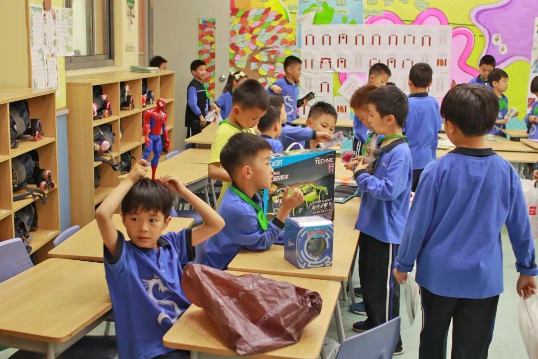 多样活动开启“万源数学实践活动”快乐之旅 The Happy Journey of Wanyuan Mathematics图片_3 多样活动开启“万源数学实践活动”快乐之旅 The Happy Journey of Wanyuan Mathematics图片_3