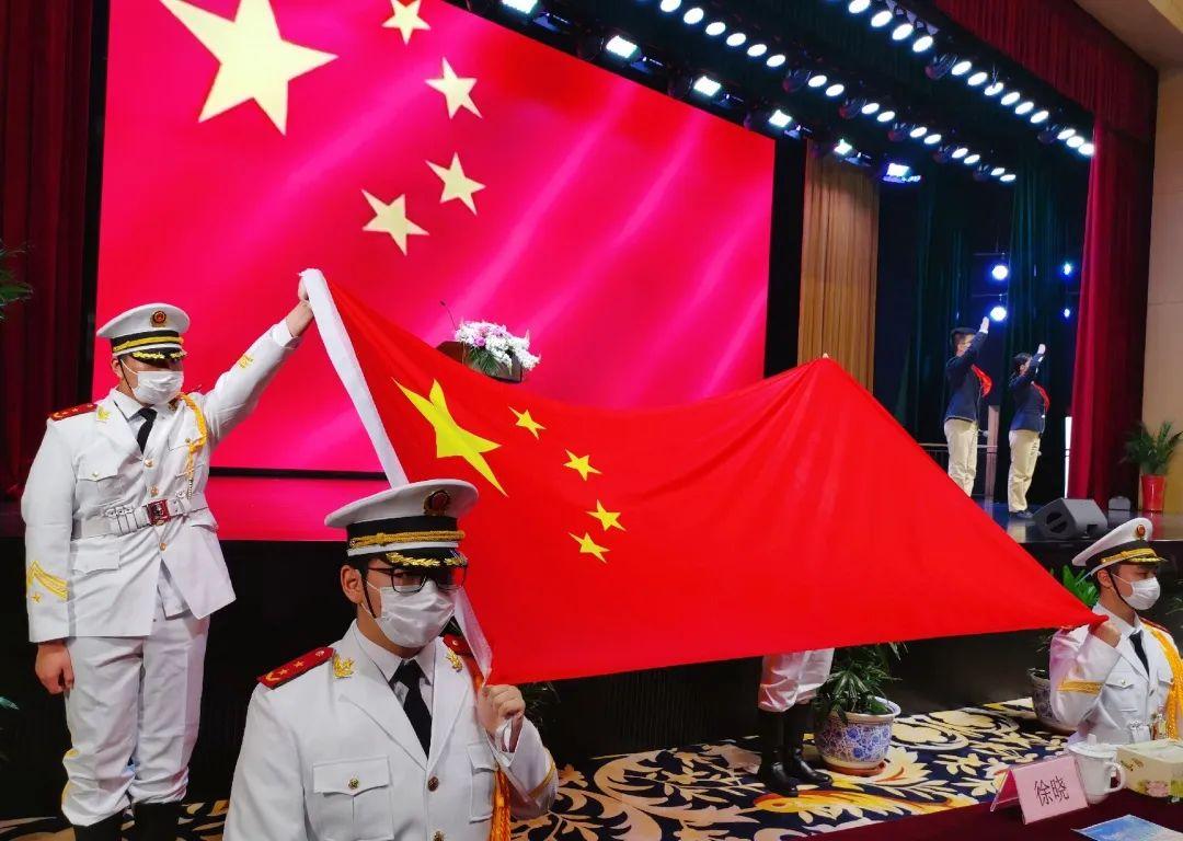 守望相助展新颜,聚力同心再出发 ——记上海尚德实验学校初二高二年级开学典礼图片_4194303 守望相助展新颜,聚力同心再出发 ——记上海尚德实验学校初二高二年级开学典礼图片_4194303