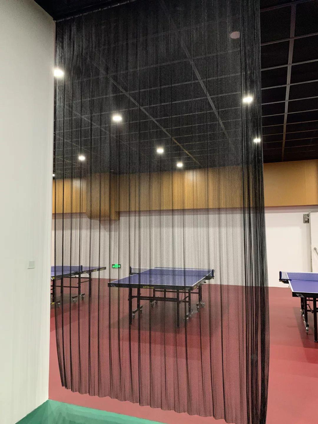 园区生活丨同学们，运动时间到了，室内体育场走一个？图片_4095