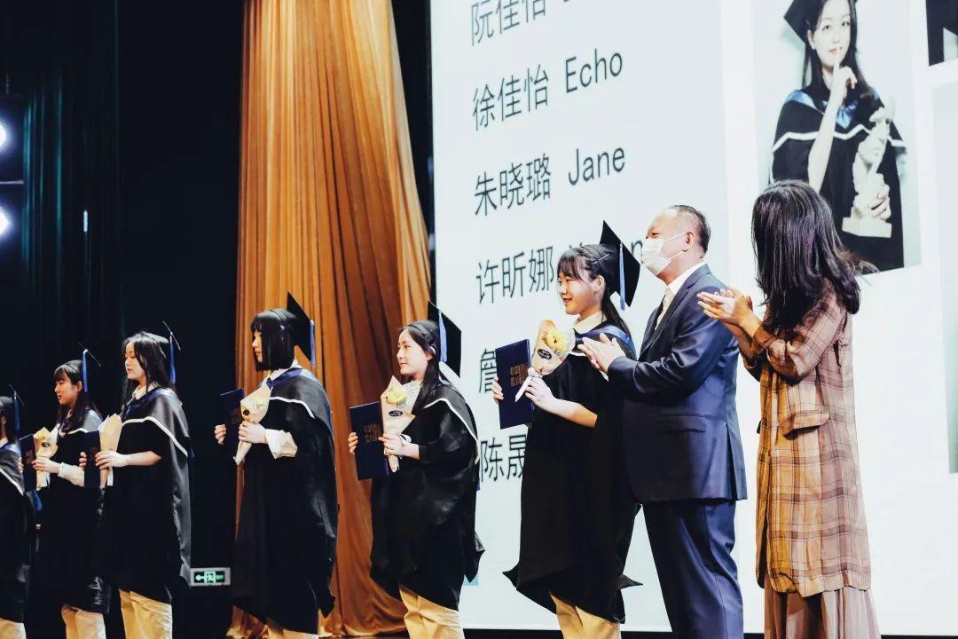“不凡之年”毕业季 | 第一篇:尚德2020届IBDP成人礼图片_4095 “不凡之年”毕业季 | 第一篇:尚德2020届IBDP成人礼图片_4095