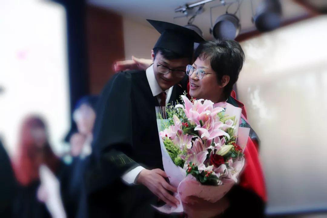 青春无悔凌云志,岁月留痕西位情 | 记西南位育中学国际部2019届毕业典礼暨成人仪式图片_67108863 青春无悔凌云志,岁月留痕西位情 | 记西南位育中学国际部2019届毕业典礼暨成人仪式图片_67108863