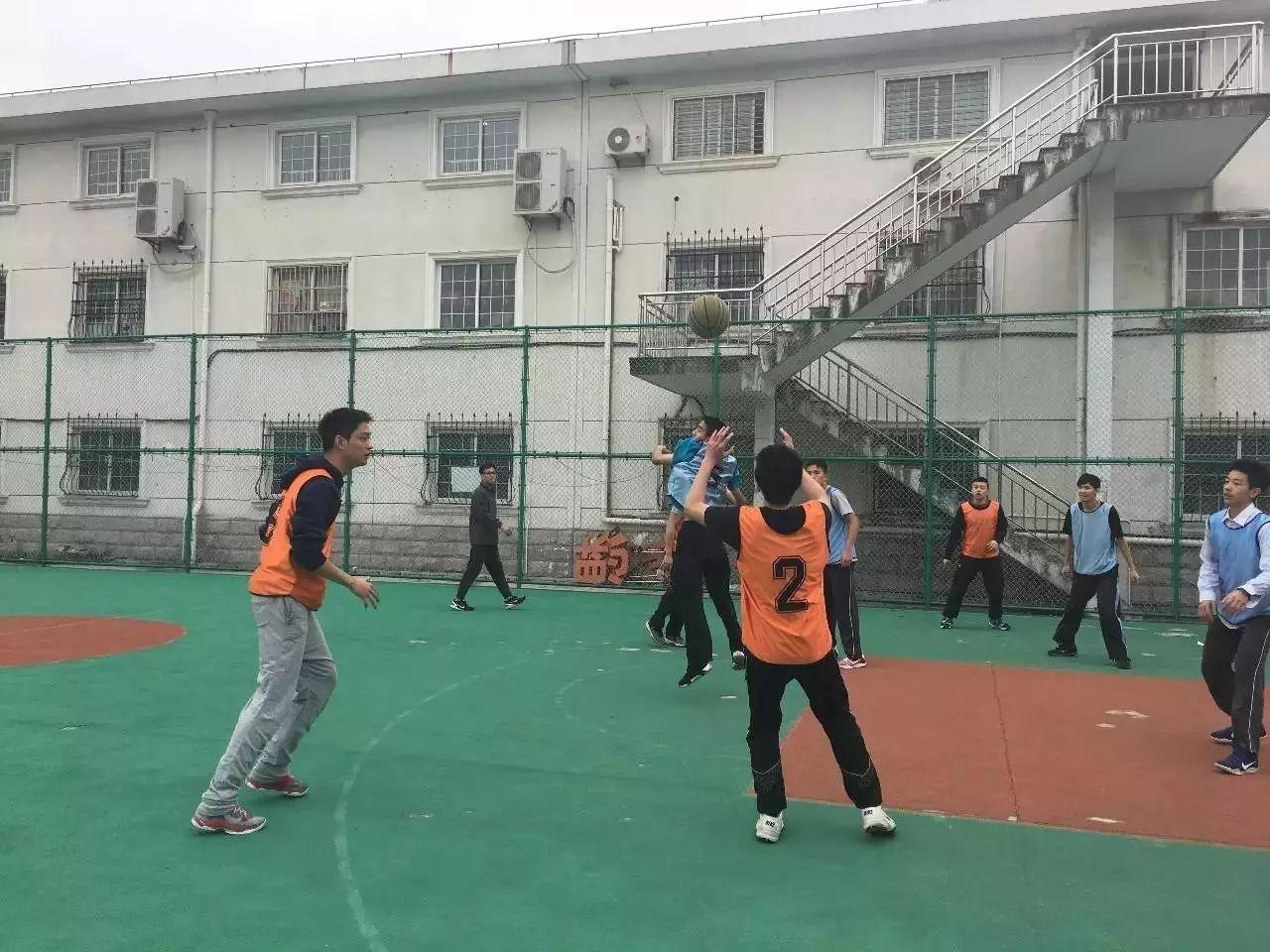 光华剑桥篮球校队VS牛津剑桥导师队图片_511