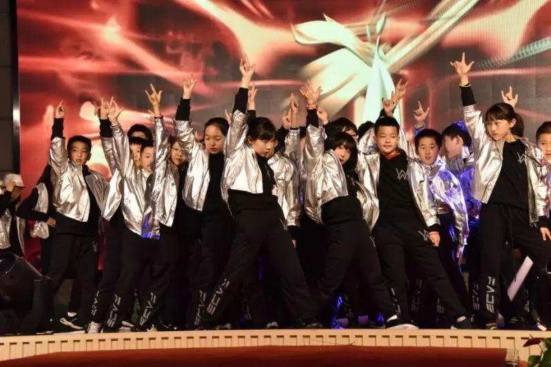 世外小学2019年"倾听音乐的心声”主题迎新活动图片_28948022309329048855892746252171976963317496166410141009864396001978282409983 世外小学2019年"倾听音乐的心声”主题迎新活动图片_28948022309329048855892746252171976963317496166410141009864396001978282409983