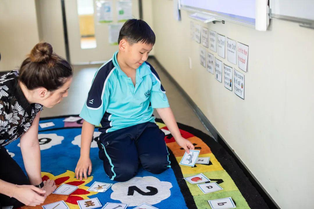 杰出教师成就杰出学校 Outstanding Teachers, Outstanding Schools.图片_31 杰出教师成就杰出学校 Outstanding Teachers, Outstanding Schools.图片_31