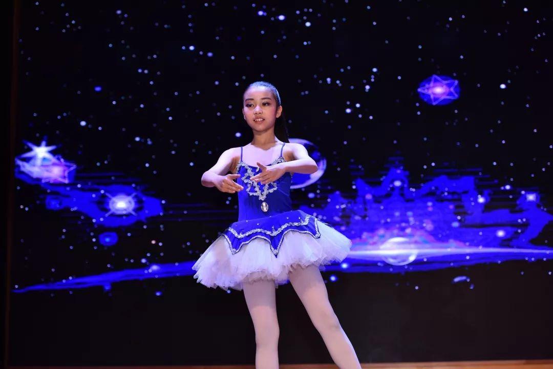 秀才艺,展童真,庆六一 Talent Show Brightens Our Childhood图片_4294967295 秀才艺,展童真,庆六一 Talent Show Brightens Our Childhood图片_4294967295
