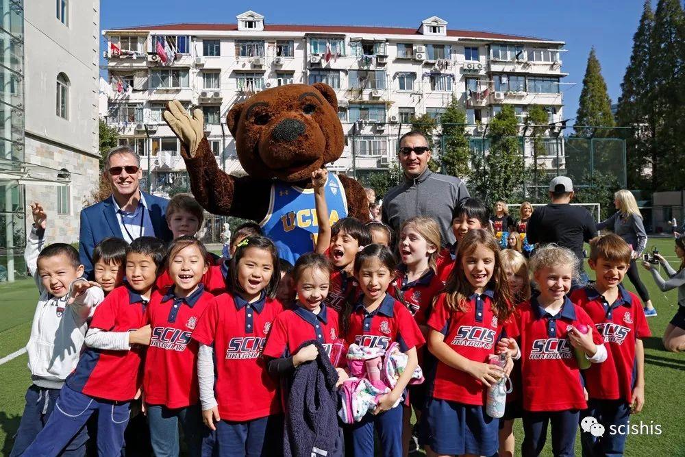 PAC-12: UCLA & Georgia Tech Cheer Teams Visit SCIS图片_511