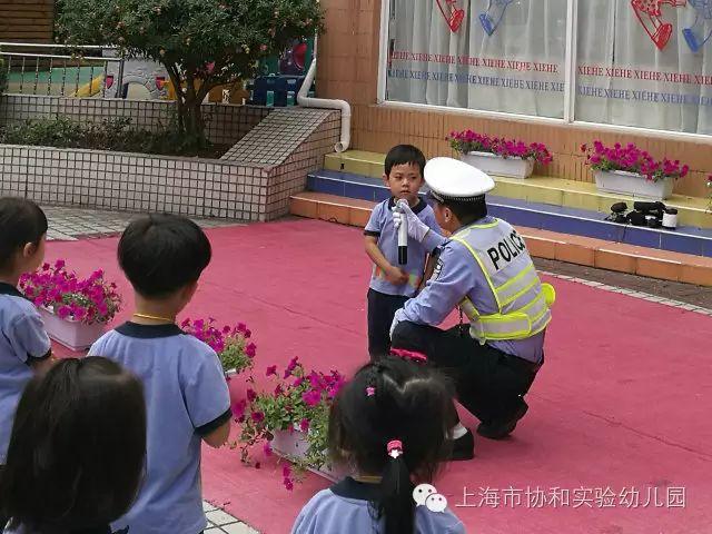 交警叔叔进校园图片_32767