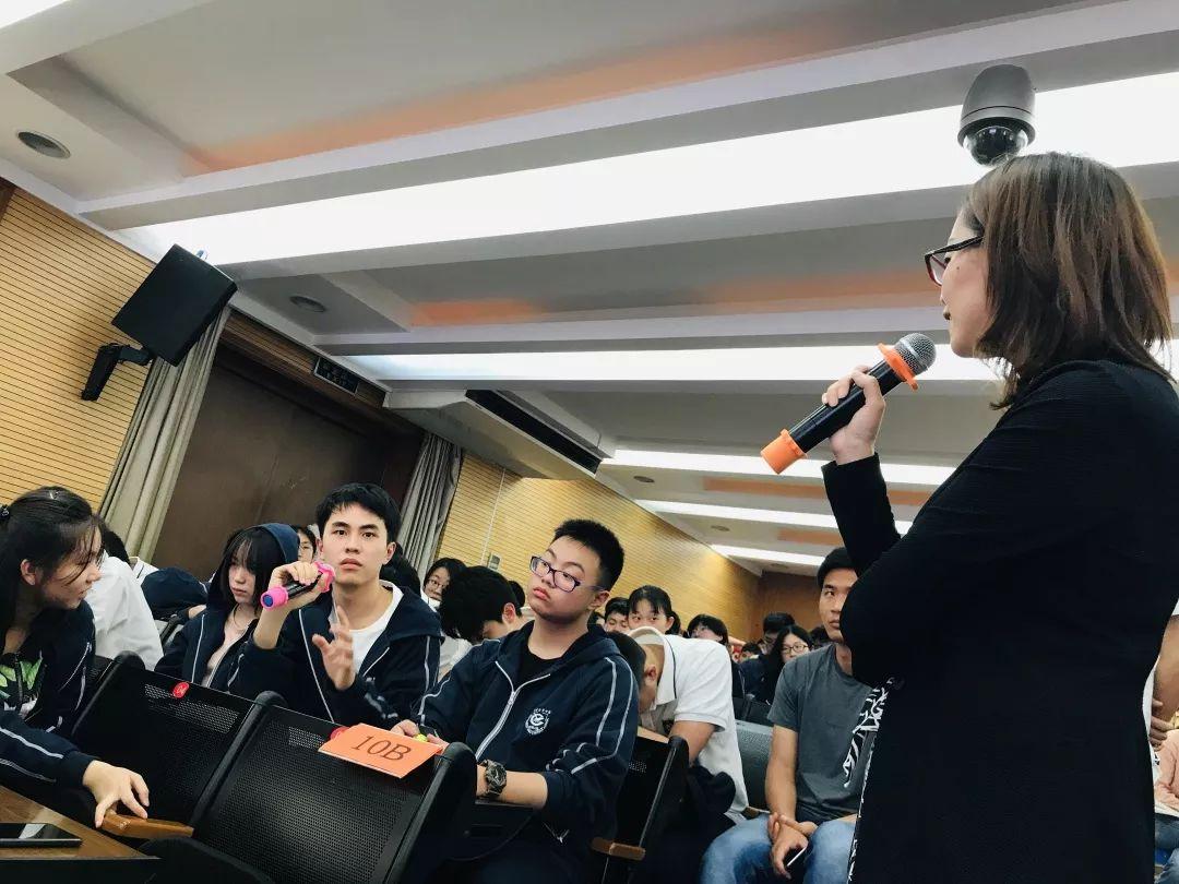 感受科技魅力,倾听人生心得 | 记西南位育中学国际部聆听家长榜样讲座图片_3 感受科技魅力,倾听人生心得 | 记西南位育中学国际部聆听家长榜样讲座图片_3