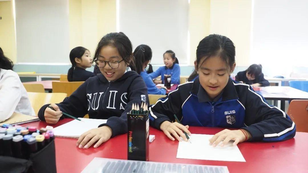 灯泡俱乐部的光耀时刻Light Bulb Club remains blaze in 2020s图片_255 灯泡俱乐部的光耀时刻Light Bulb Club remains blaze in 2020s图片_255