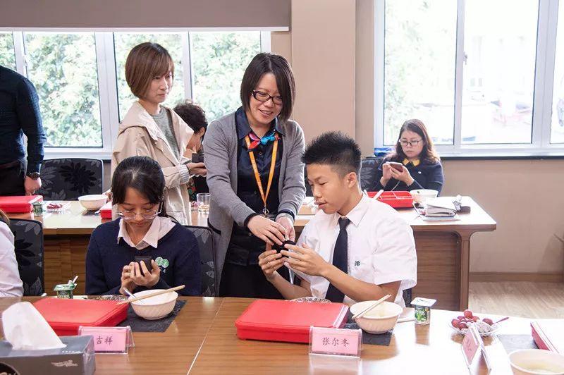 向内发掘   对外探索 ——记“与校长共进午餐” 校长特别奖获奖学生座谈活动图片_8191
