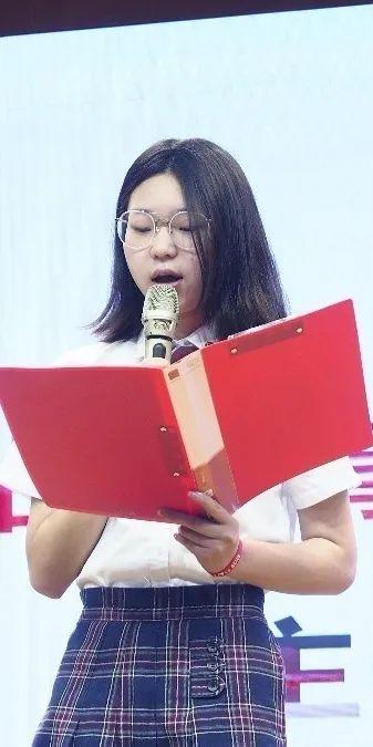 不忘初心,牢记使命 2019—2020学年 “绽放战役青春 建功而立浦东”主题团日活动暨新团员入团仪式图片_31 不忘初心,牢记使命 2019—2020学年 “绽放战役青春 建功而立浦东”主题团日活动暨新团员入团仪式图片_31
