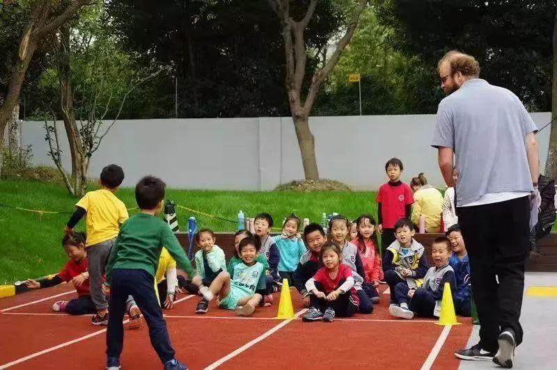 德英乐校园体育节——看奥运冠军为孩子们加油助威!图片_255 德英乐校园体育节——看奥运冠军为孩子们加油助威!图片_255