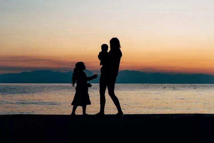 Helping Children in Distress with Psychological First Aid图片_3 Helping Children in Distress with Psychological First Aid图片_3