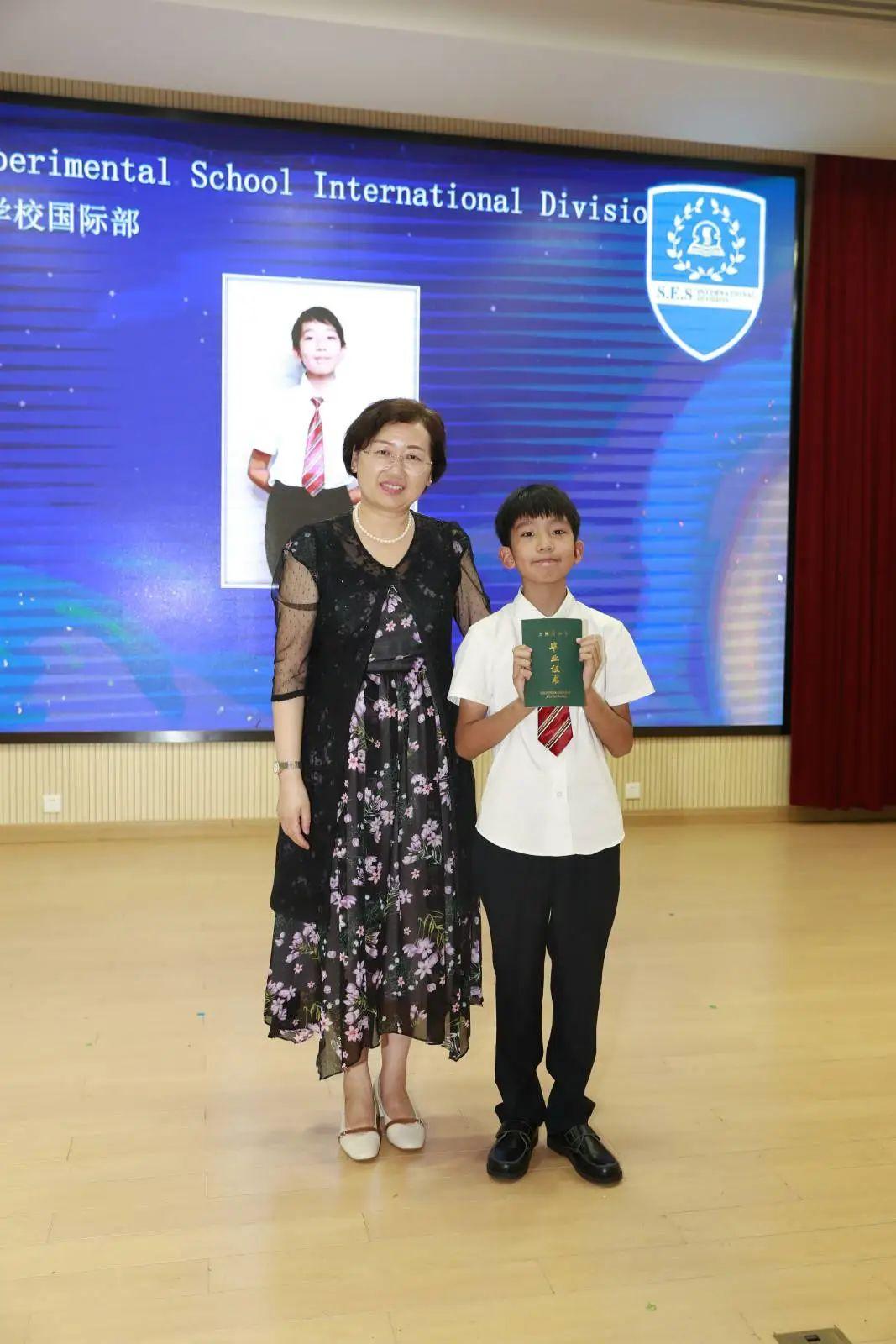 爱在星辰，甜蜜闪耀——上海市实验学校国际部（浦东）2015级学生毕业典礼图片_295147905179352825855