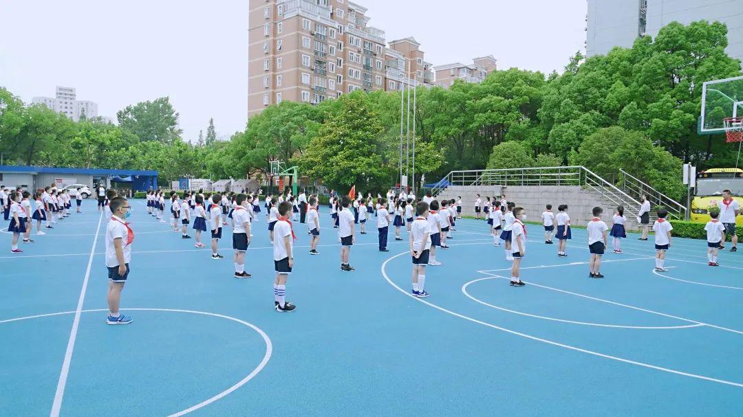 时刻准备着——世外小学二年级入队仪式图片_511 时刻准备着——世外小学二年级入队仪式图片_511
