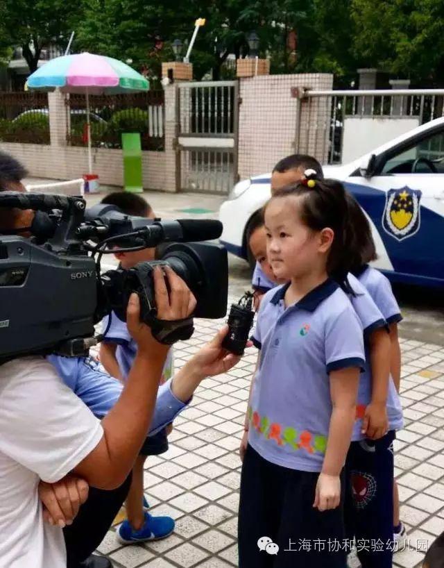 交警叔叔进校园图片_16383