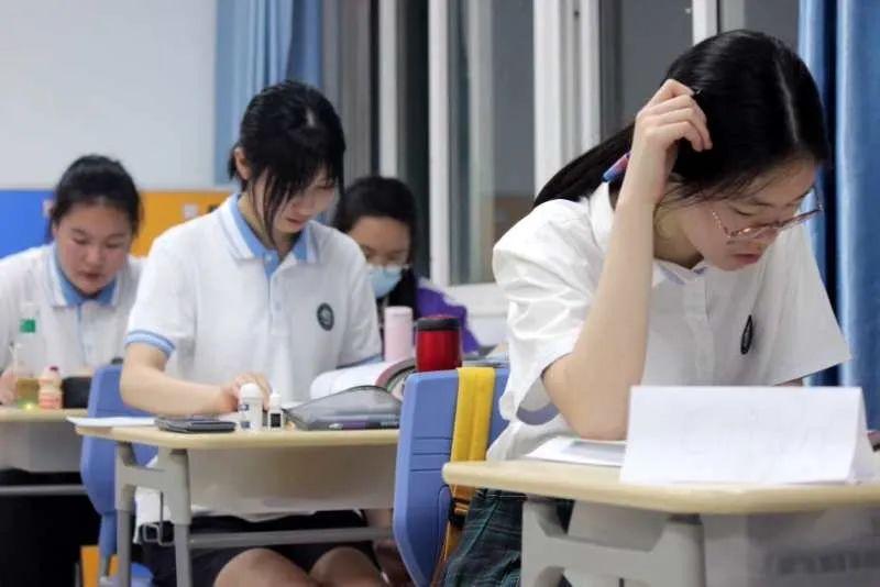 上实剑桥周末义务辅导:巩固网课、夯实基础，与时间赛跑图片_3