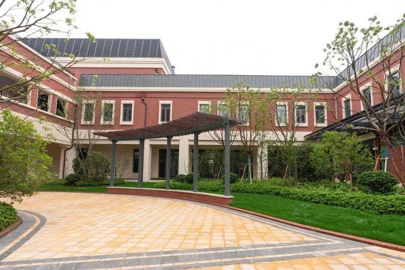 Countdown to opening day: Huili School makes final preparations图片_3