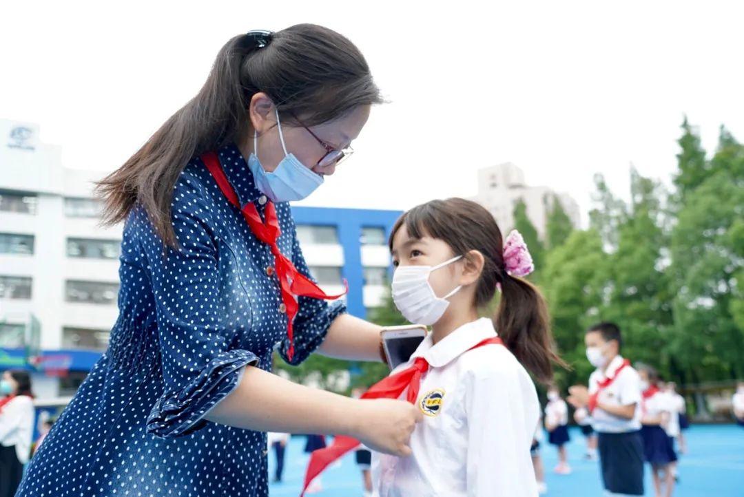 时刻准备着——世外小学二年级入队仪式图片_2097151 时刻准备着——世外小学二年级入队仪式图片_2097151