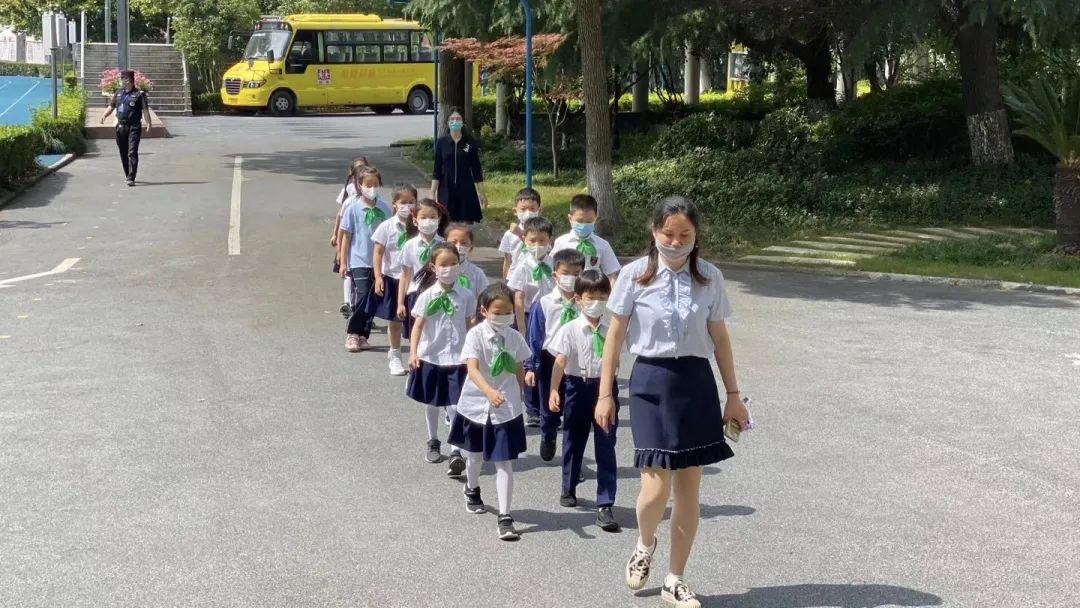 孩子们都回来了!这令人难忘的一天图片_34359738367 孩子们都回来了!这令人难忘的一天图片_34359738367