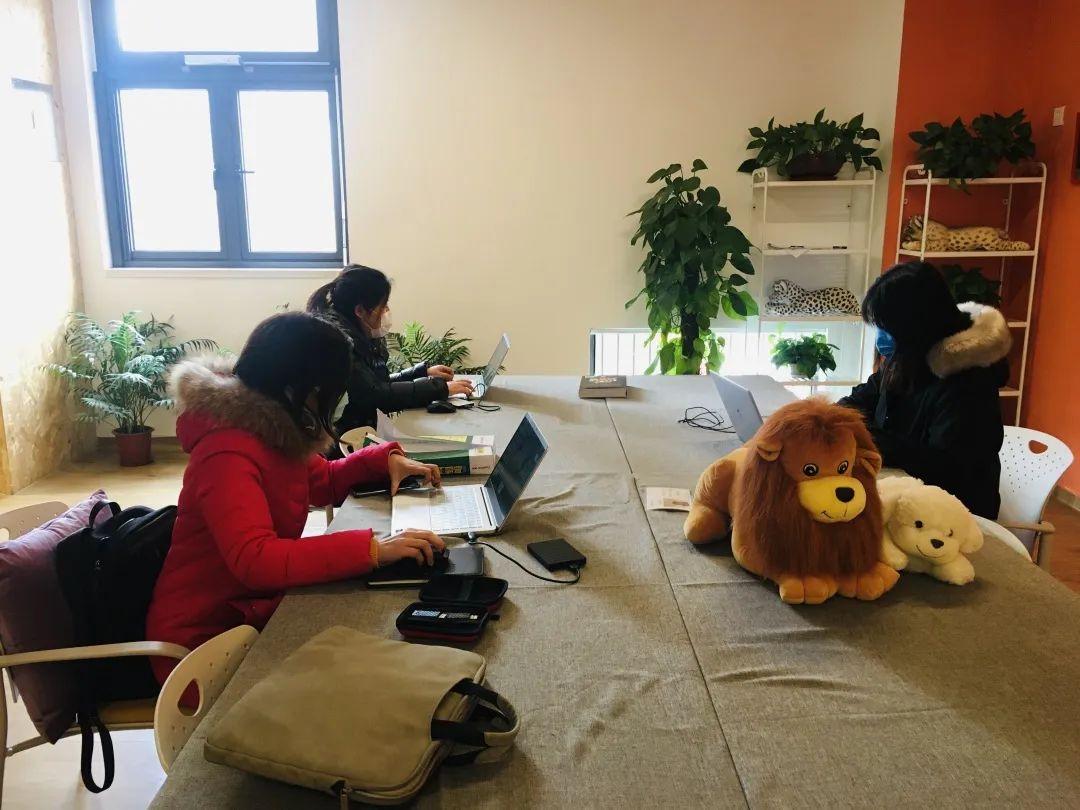 新闻 | 浦东教育局领导视察德英乐周浦幼儿园,对防疫工作表示肯定图片_3 新闻 | 浦东教育局领导视察德英乐周浦幼儿园,对防疫工作表示肯定图片_3