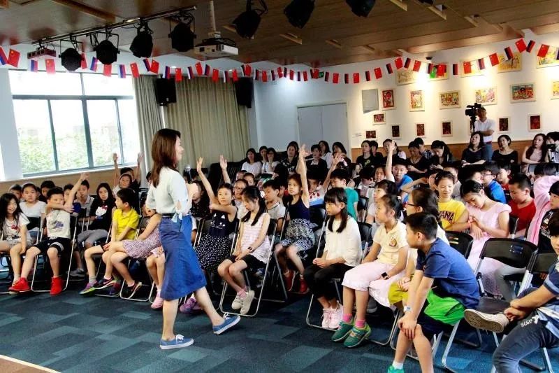 一堂有意义的故事课—爷爷变成了幽灵图片_131071