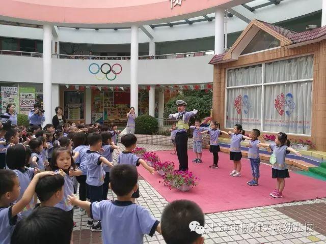 交警叔叔进校园图片_131071
