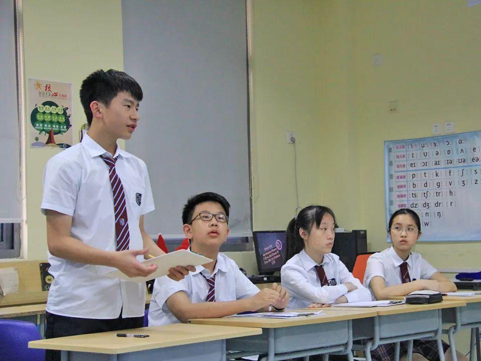 八年级英语辩论赛之夜 Grade 8 English Debate Night图片_15