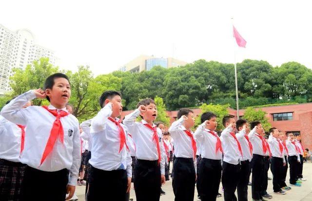 站在红色起点,点燃力量之源图片_255 站在红色起点,点燃力量之源图片_255