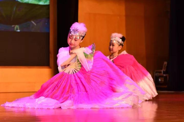 秀才艺,展童真,庆六一 Talent Show Brightens Our Childhood图片_536870911 秀才艺,展童真,庆六一 Talent Show Brightens Our Childhood图片_536870911