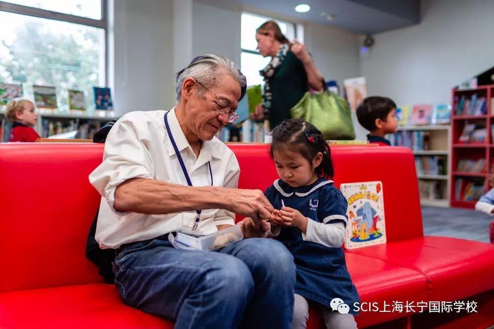 Fun and Exploration at ECE's Family Fall Harvest Festival图片_3
